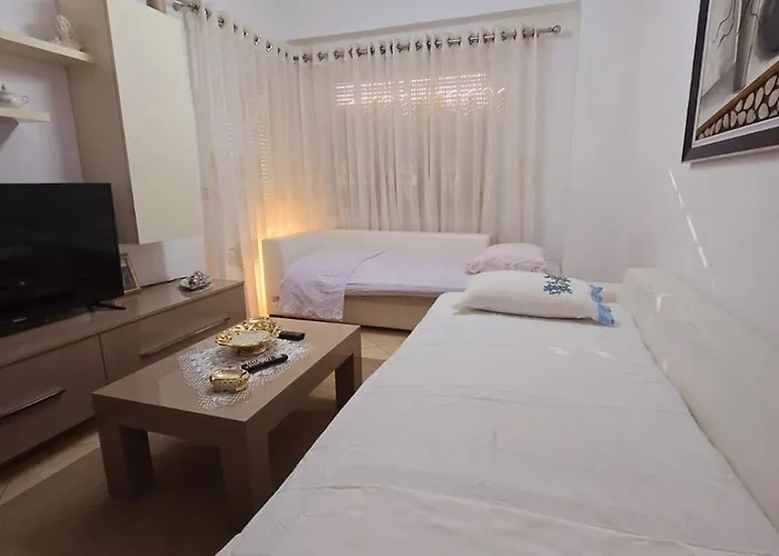 Holiday Home Durres Διαμέρισμα *